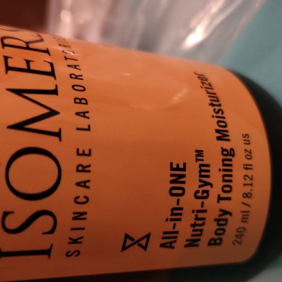 ISOMERS Body Toning nutri gym Moisturizer - Picture 2 of 5